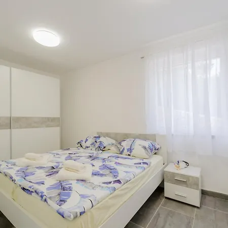 House Linda 2 Semesterbostad Crikvenica